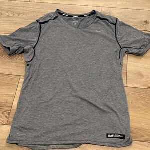 Nike Dark Gray Men's Short Sleeve Tee